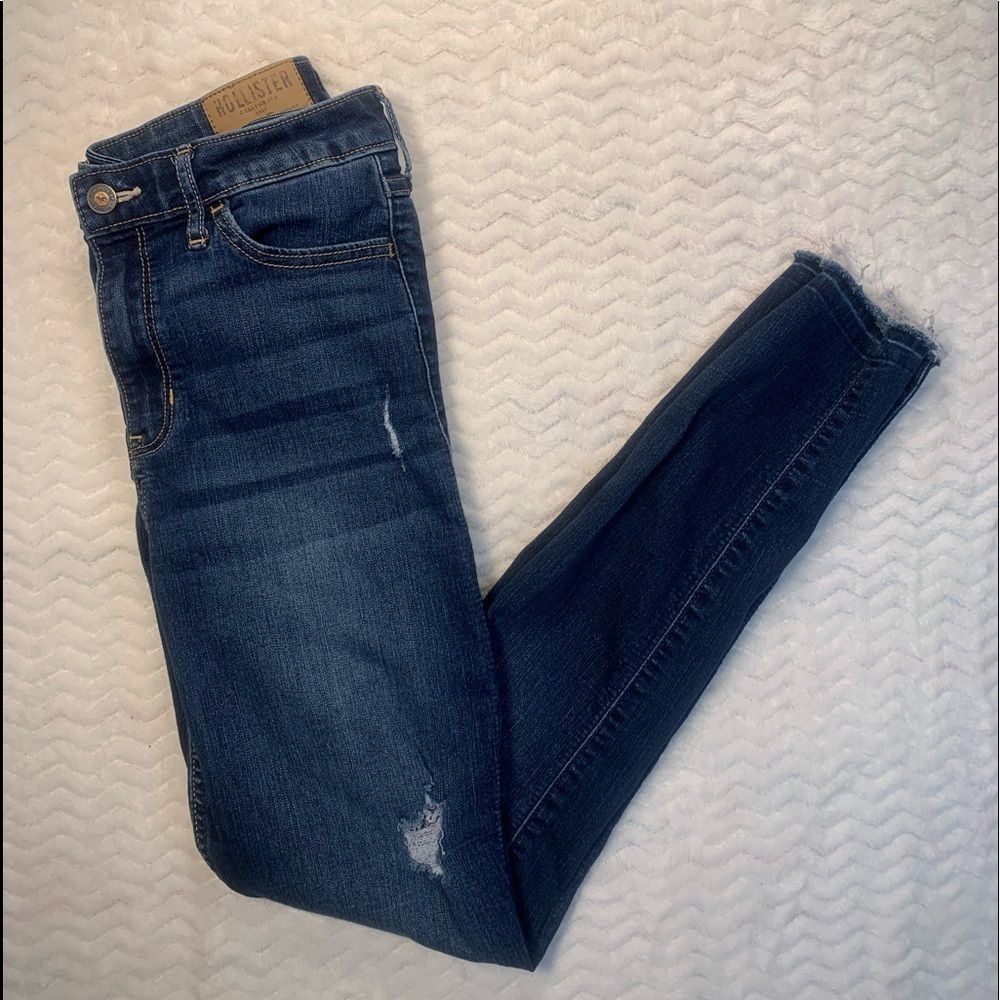 Hollister women’s “super skinny high rise” distressed jeans